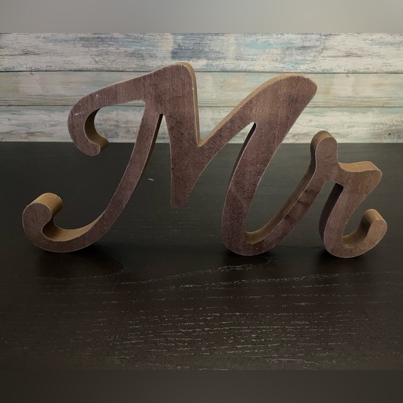 Mr & Mrs Table Sign - Picture 4 of 4